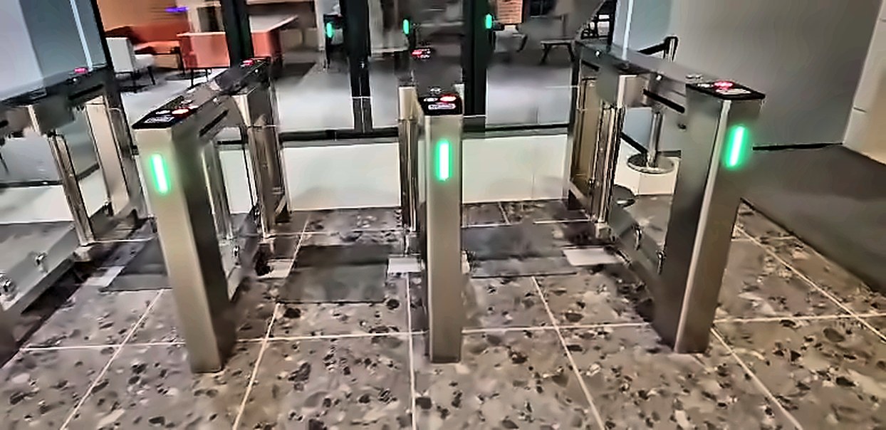 Speed gate lanes with green status lights